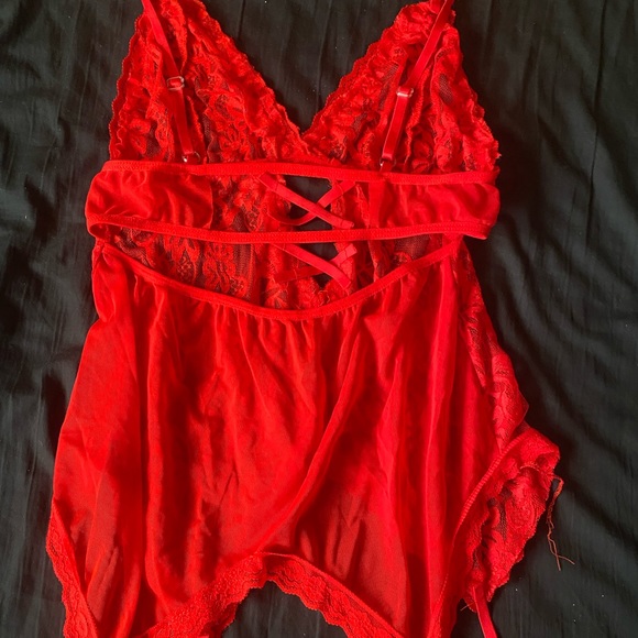 Lingerie - Picture 3 of 5